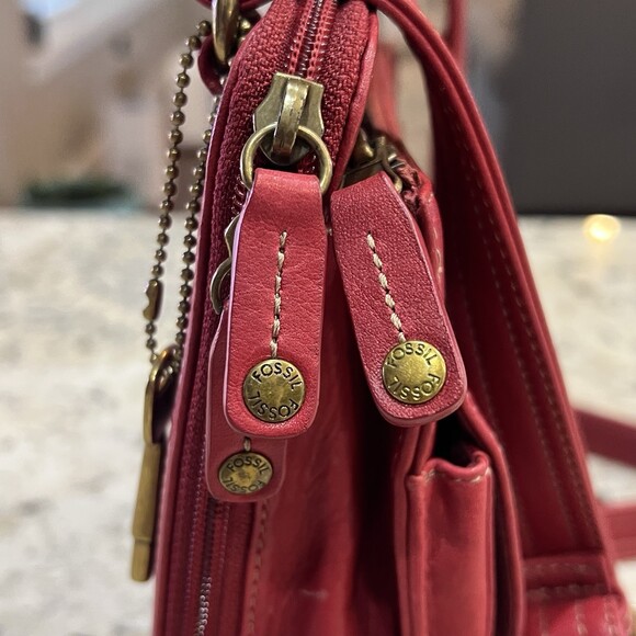 Fossil Red Leather Crossbody Tote Organizer Bag ID Window Key Charm Y2K Purse - Picture 11 of 16